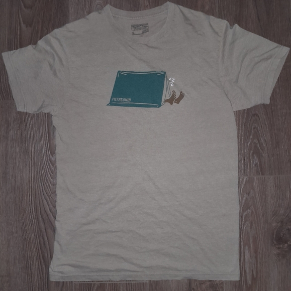 M Patagonia T Shirt 3/$20 - Picture 1 of 4